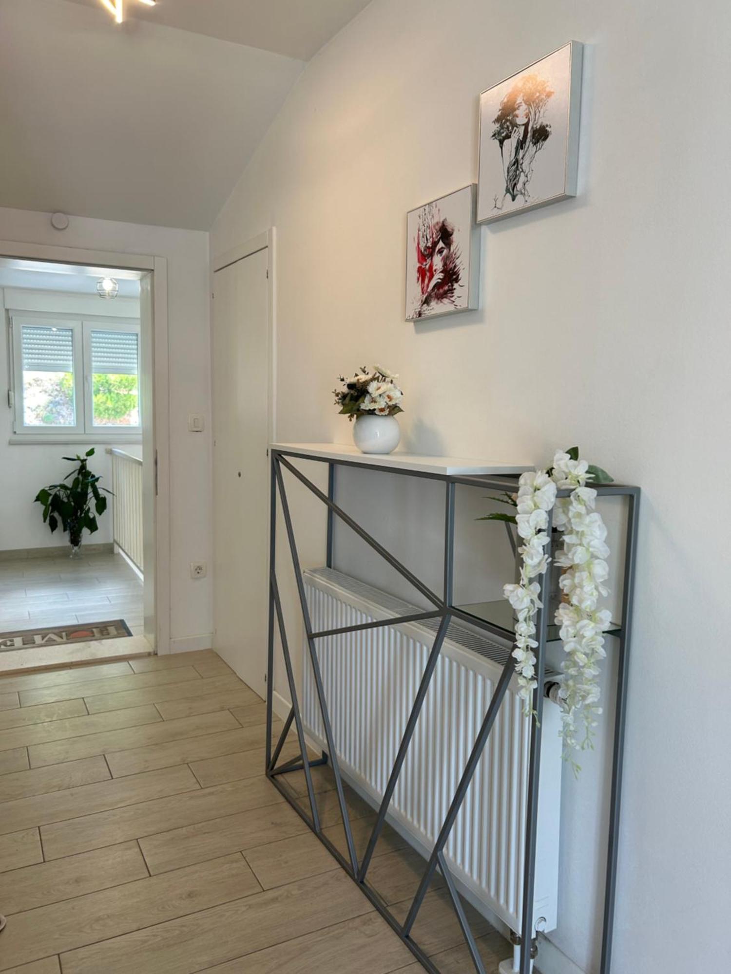 Apartman Mili Baska Voda Bagian luar foto