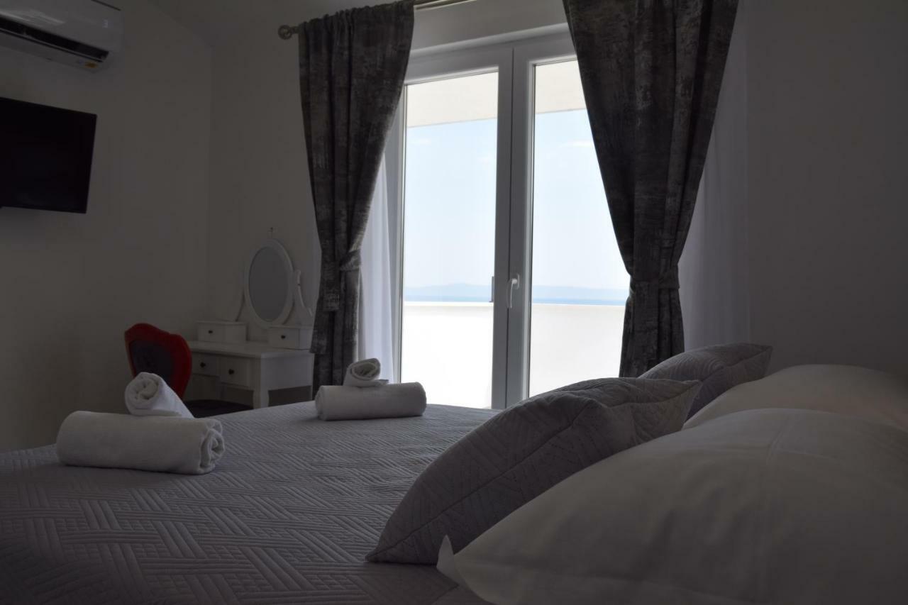 Apartman Mili Baska Voda Bagian luar foto